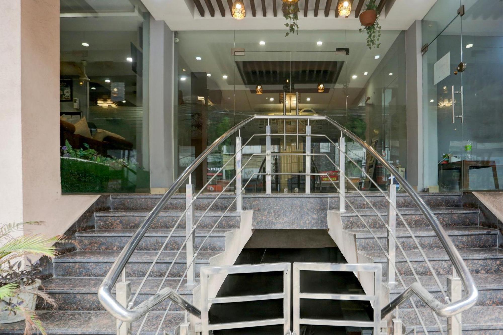 Super Collection O Railway Station Road Near Clock Tower Hotel ลูดิฮานา ภายนอก รูปภาพ